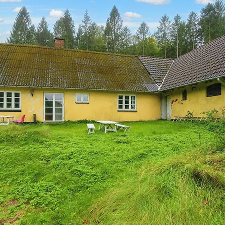Holiday home Lakeside With Forest