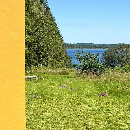 Holiday home Lakeside With Forest